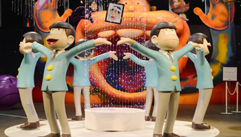 「阿松」EXPO开幕！有松野家六胞胎、达优等身雕像迎接进入...